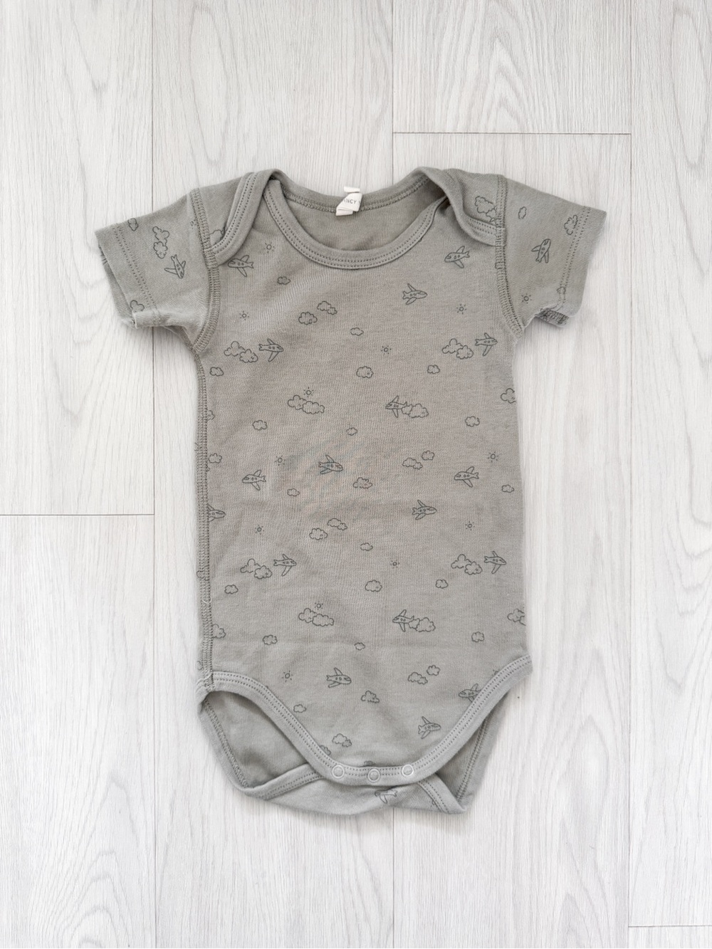 quincy mae bodysuit, planes